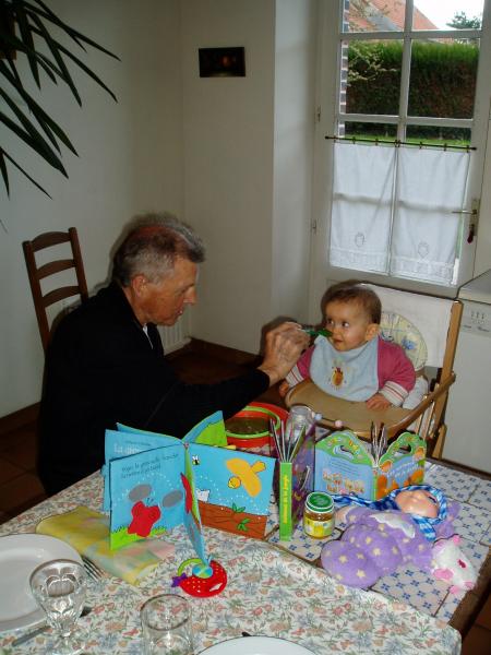 Et une cuiller�e pour Papy Mich'