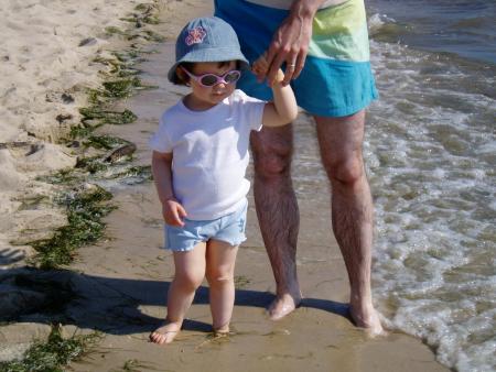 Seule sur le sable...